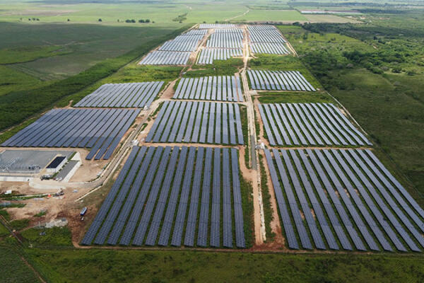 Parque solar fotovoltaico El Soco de 79 MW en República Dominicana. 